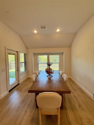 218 Oakcrest Drive, Justin, TX 76247