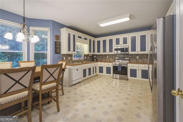 122 Vine Creek Place, Acworth, GA 30101