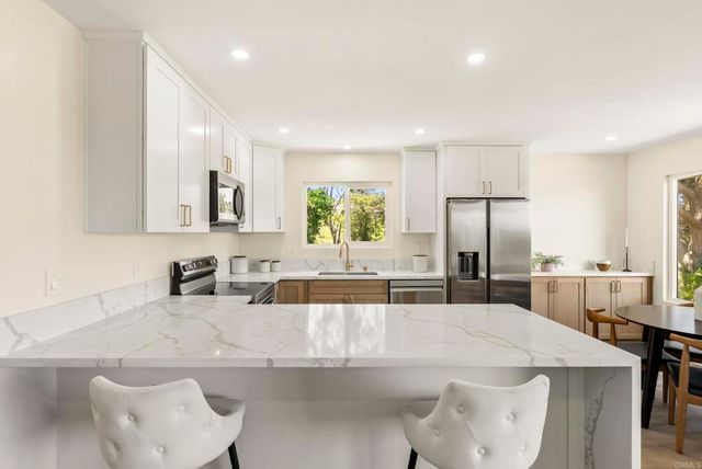 902 Royal Tern Way, Oceanside, CA 92057