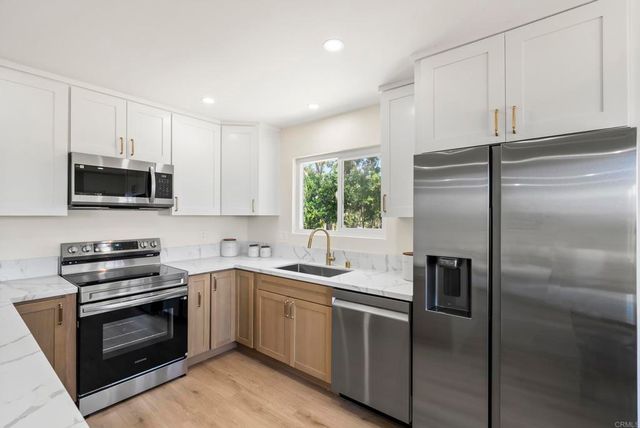 902 Royal Tern Way, Oceanside, CA 92057