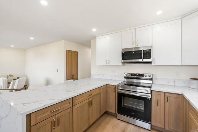 902 Royal Tern Way, Oceanside, CA 92057