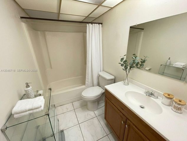 2800 NW 56th Avenue B207, Lauderhill, FL 33313