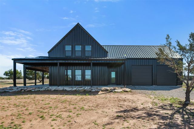 1053 Bluff Creek Drive, Strawn, TX 76475