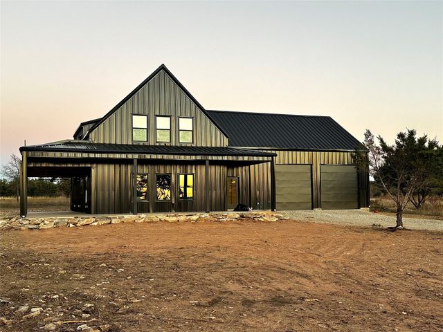 1053 Bluff Creek Drive, Strawn, TX 76475