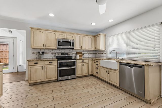 2902 High Plateau Drive, Garland, TX 75044