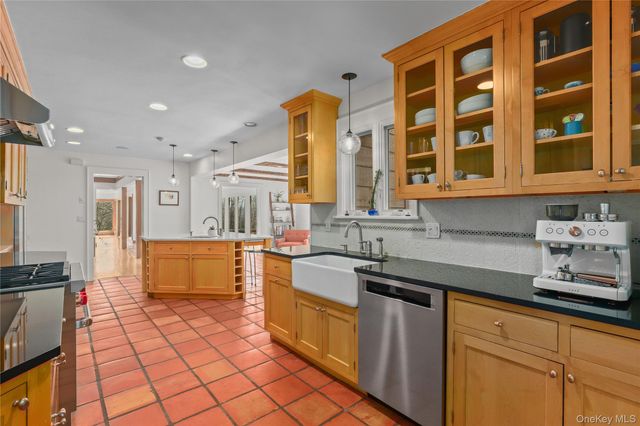 37 Hyatt Road, Briarcliff Manor, NY 10510