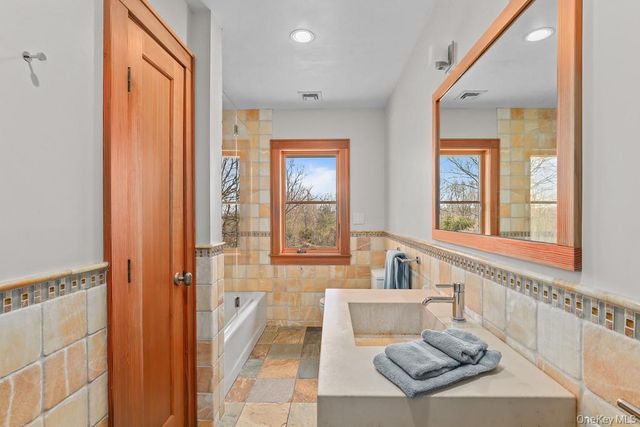 37 Hyatt Road, Briarcliff Manor, NY 10510