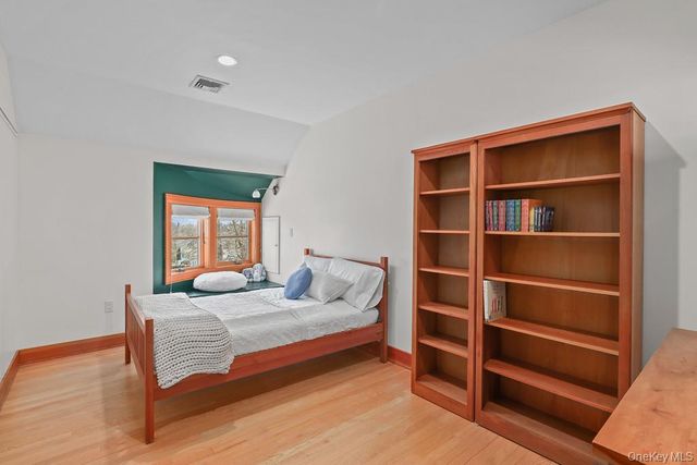 37 Hyatt Road, Briarcliff Manor, NY 10510