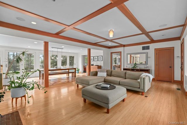 37 Hyatt Road, Briarcliff Manor, NY 10510