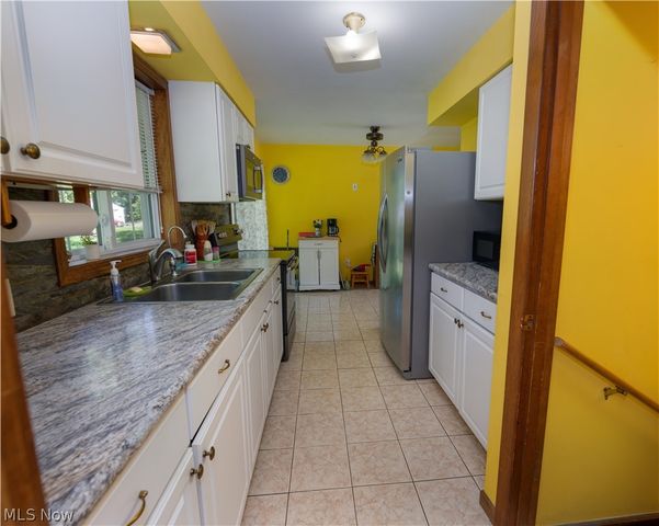 887 State Route 534 NW, Newton Falls, OH 44444
