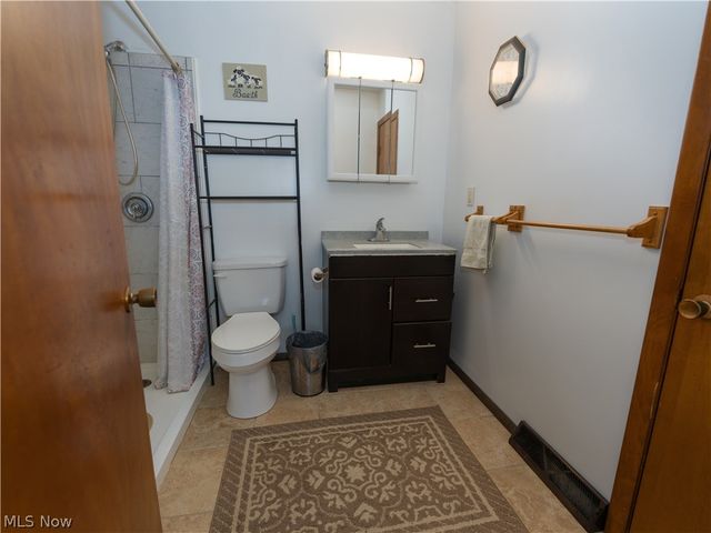 887 State Route 534 NW, Newton Falls, OH 44444