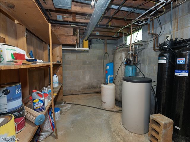 887 State Route 534 NW, Newton Falls, OH 44444