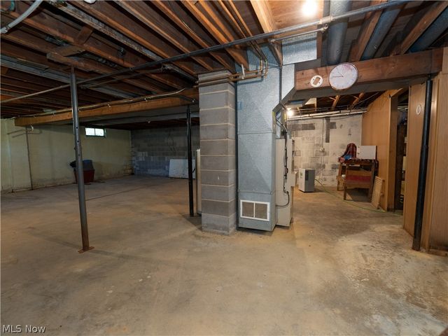 887 State Route 534 NW, Newton Falls, OH 44444