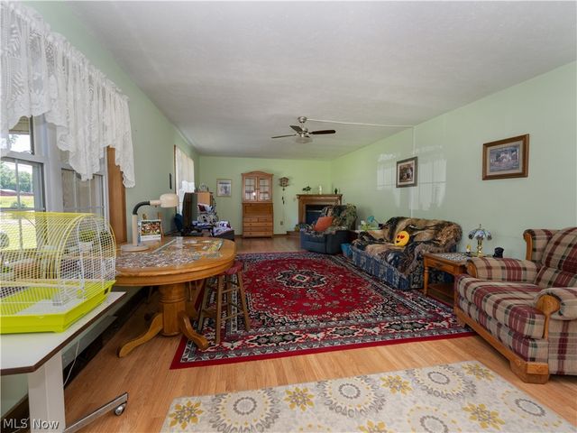 887 State Route 534 NW, Newton Falls, OH 44444