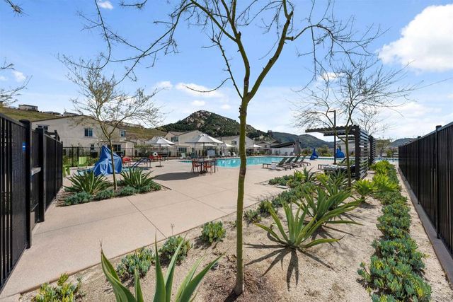 303 Citrine Trails, Fallbrook, CA 92028