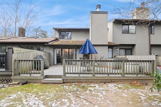 33 Club House Court 33, Jericho, NY 11753