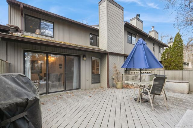 33 Club House Court 33, Jericho, NY 11753