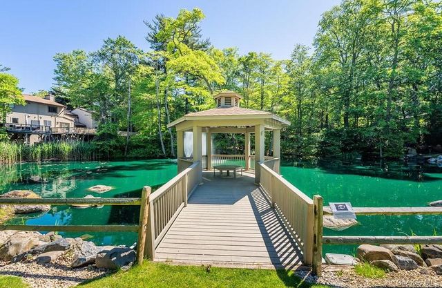 33 Club House Court 33, Jericho, NY 11753