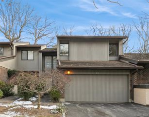 33 Club House Court 33, Jericho, NY 11753