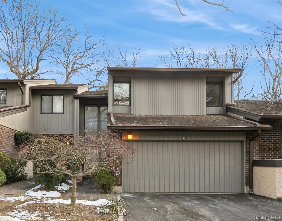 33 Club House Court 33, Jericho, NY 11753
