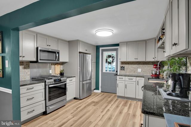 74 BEECHCLIFF DR, Carlisle, PA 17015