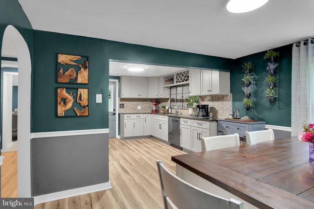 74 BEECHCLIFF DR, Carlisle, PA 17015