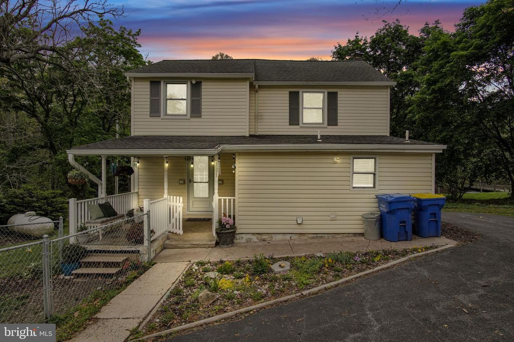 74 BEECHCLIFF DR, Carlisle, PA 17015