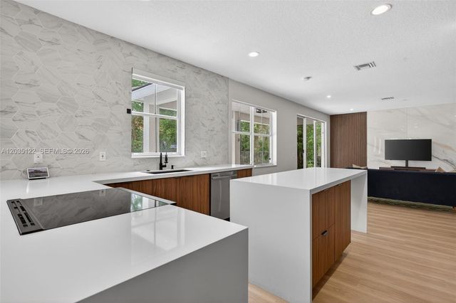 841 Lavender Circle, Weston, FL 33327