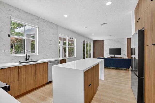 841 Lavender Circle, Weston, FL 33327