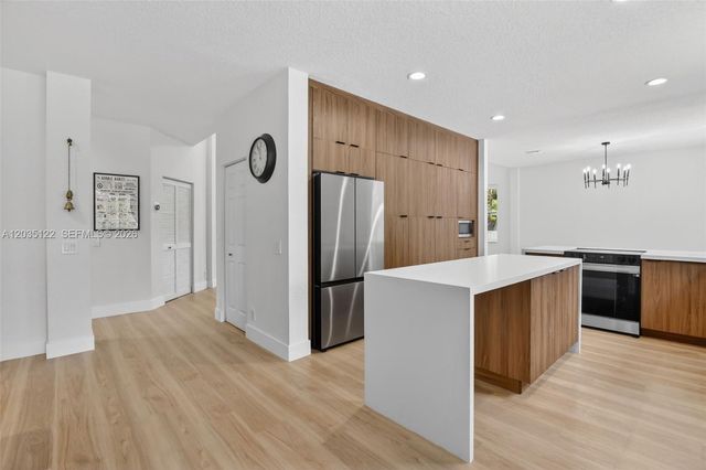 841 Lavender Circle, Weston, FL 33327