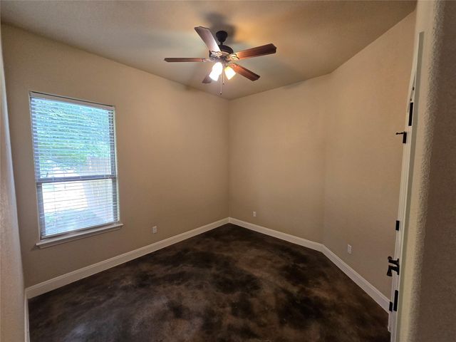 131 Mokulua LN, Bastrop, TX 78602