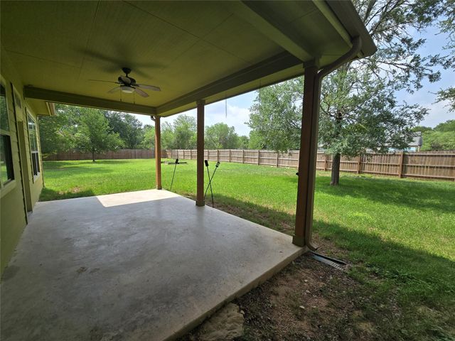 131 Mokulua LN, Bastrop, TX 78602