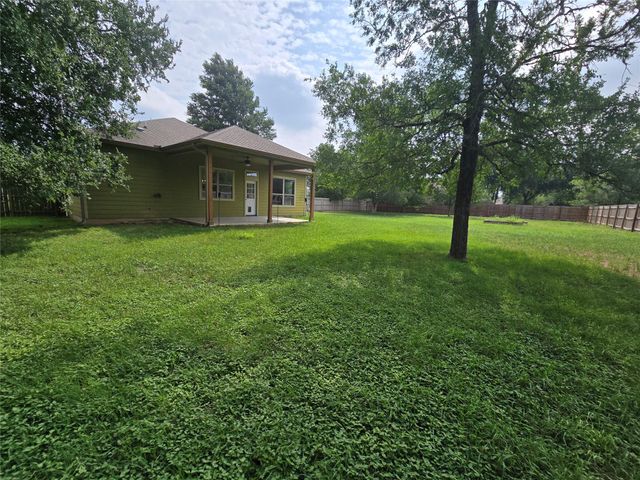 131 Mokulua LN, Bastrop, TX 78602