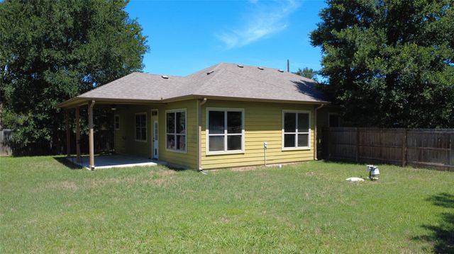 131 Mokulua LN, Bastrop, TX 78602