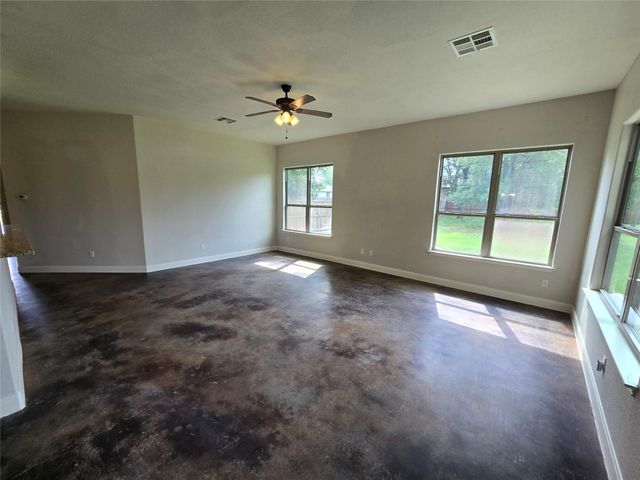 131 Mokulua LN, Bastrop, TX 78602
