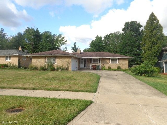 7270 Lakeview Drive, Parma, OH 44129