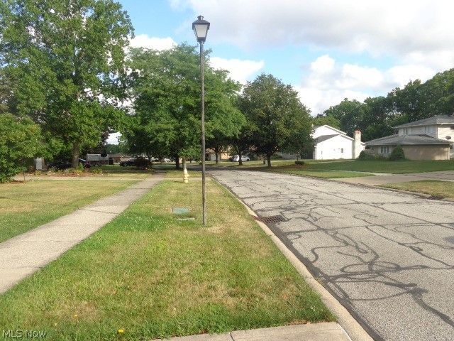 7270 Lakeview Drive, Parma, OH 44129