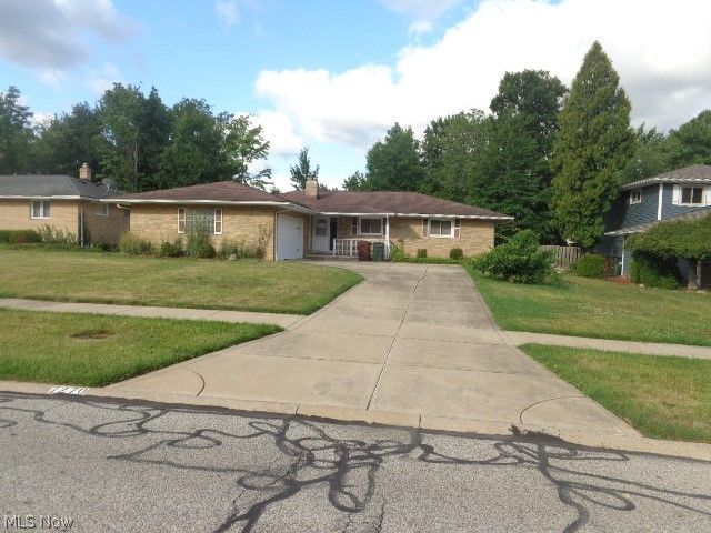 7270 Lakeview Drive, Parma, OH 44129