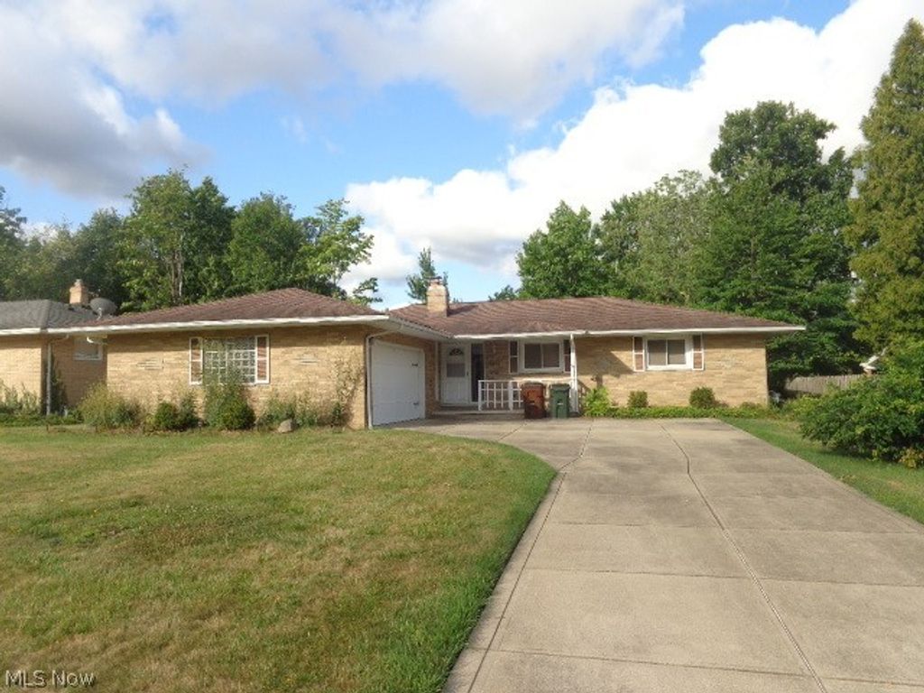 7270 Lakeview Drive, Parma, OH 44129