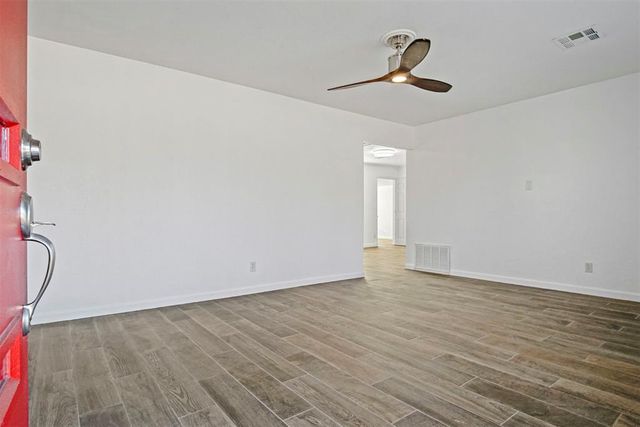 1715 N Midwest Boulevard, Oklahoma City, OK 73141