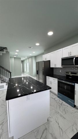 129 S 10th Street A, Conroe, TX 77301