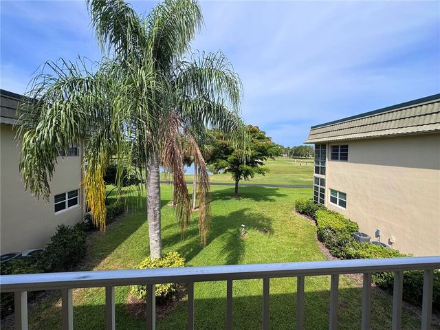 22 Vista Gardens Trail 204, Vero Beach, FL 32962