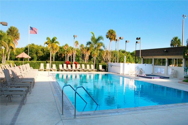 22 Vista Gardens Trail 204, Vero Beach, FL 32962
