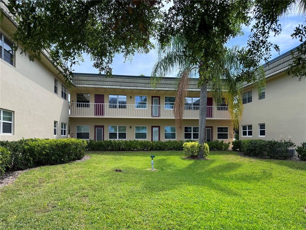 22 Vista Gardens Trail 204, Vero Beach, FL 32962