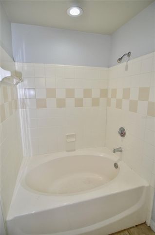 5621 BIDWELL PARKWAY 202, Sarasota, FL 34233