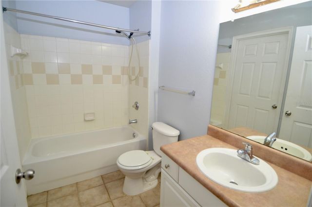 5621 BIDWELL PARKWAY 202, Sarasota, FL 34233