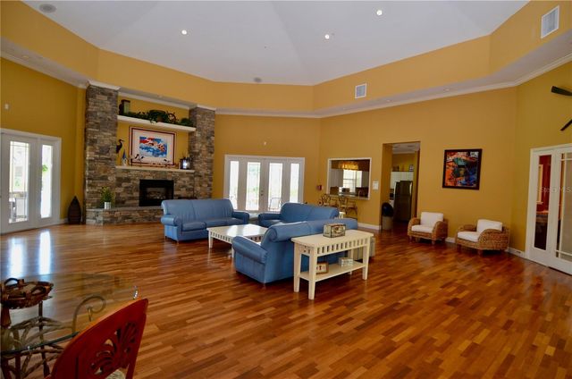 5621 BIDWELL PARKWAY 202, Sarasota, FL 34233