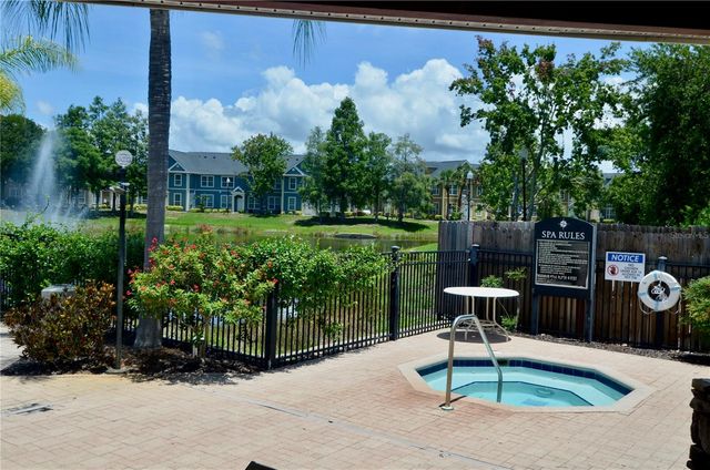 5621 BIDWELL PARKWAY 202, Sarasota, FL 34233