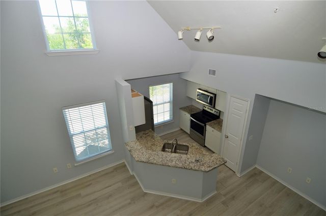 5621 BIDWELL PARKWAY 202, Sarasota, FL 34233