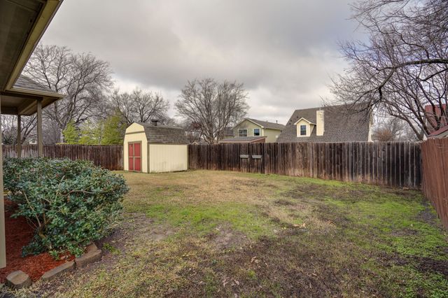 617 E Worth Street, Grapevine, TX 76051